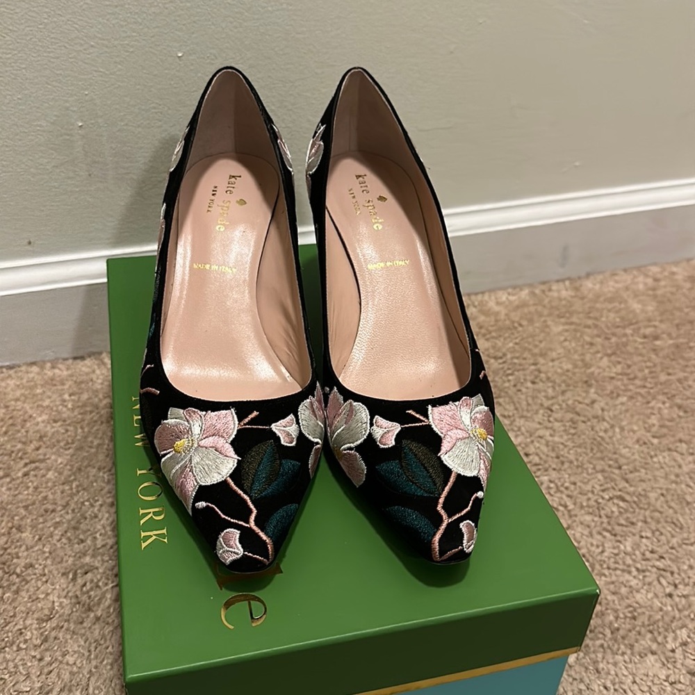 Stunning Kate spade Lynne floral embroidered heels - Picture 3 of 8